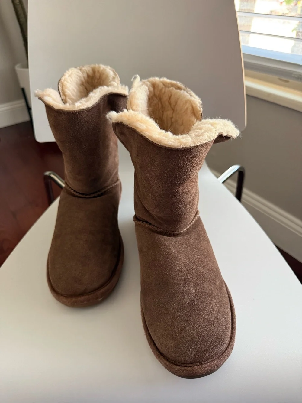 Bearpaw Brown Shearling Wool Suede Leather Winter Boots Women’s Size 9